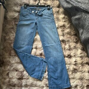 Low rise flare, American Eagle jeans, size 0 . Flatters your rear!!!